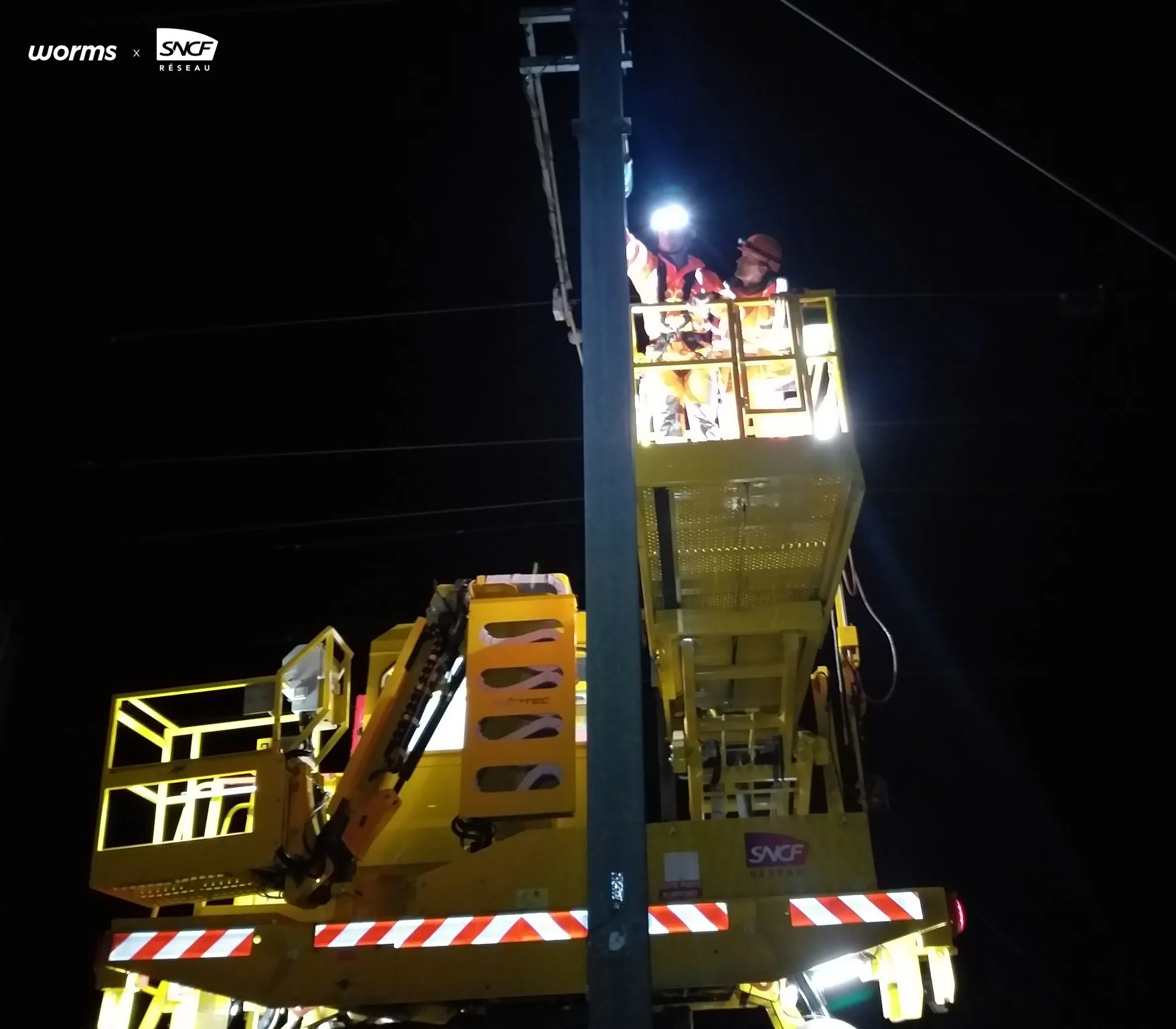 A night installation from a rail maintenance platform